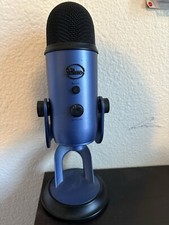 Blue Microphone For Podcast , No Cables Just The Microphone
