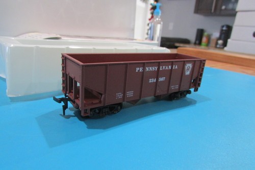 HO Scale Model Power 8063 Pennsylvania RR 36' 2Bay Open Hopper Lot#2490 - Picture 3 of 4