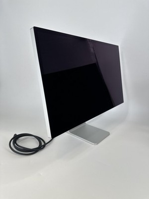 Apple Studio Display 27in 5120 x 2880 Standard Glass Tilt-and