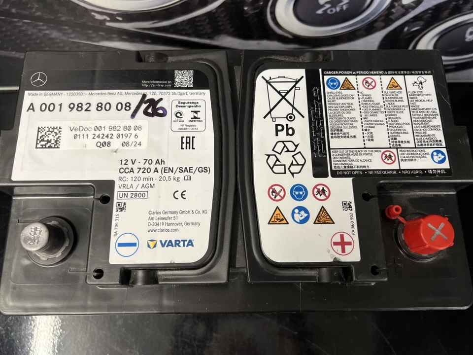 Genuine Mercedes-Benz R230 SL Convertible Car Battery 12V 70Ah A0019828008/26 - Image 2 of 4