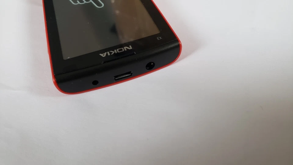 Nokia X3-02 Touch & Type (Unlocked) Mobile Phone Black & Red - Image 3 of 4