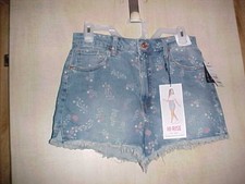 NEW Celebrity Pink Flower Denim Shorts Blue Size 11/30 Junior