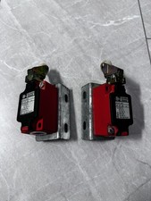 1 Stück - Bernstein ENK-U1 AVGU 618.1136.090 Rollenschalter Endschalter