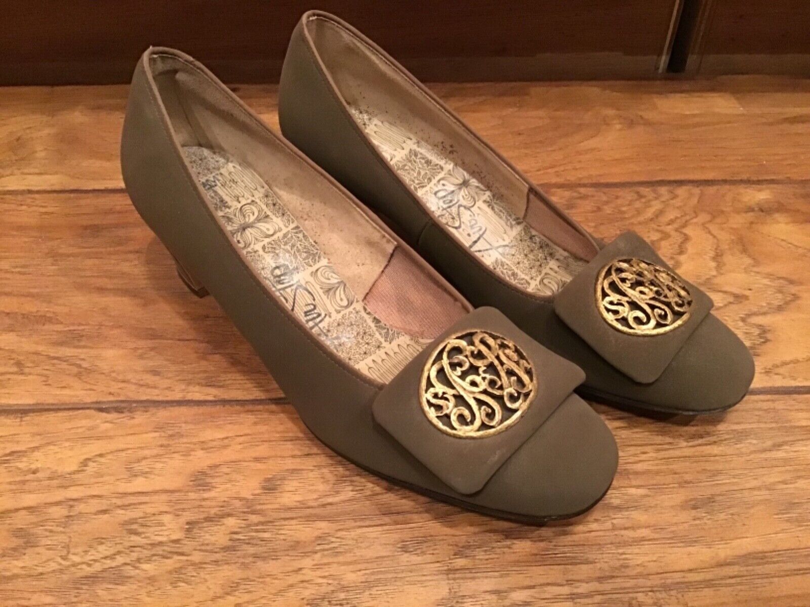 Women’s Vintage Shoes Size 6 (never worn) - image 1