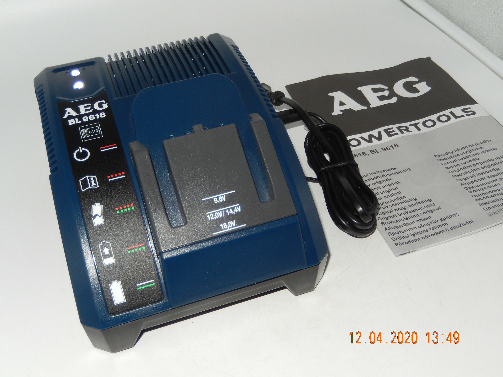 AEG BL 9618 Schnellakkuladegerät für NiCd / NiMH /LiIon Akku mit