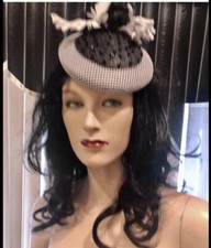 BEAUTIFUL DESIGNER HAT FASCINATOR VERY DETAILED. HOLDS BY ELASTIC