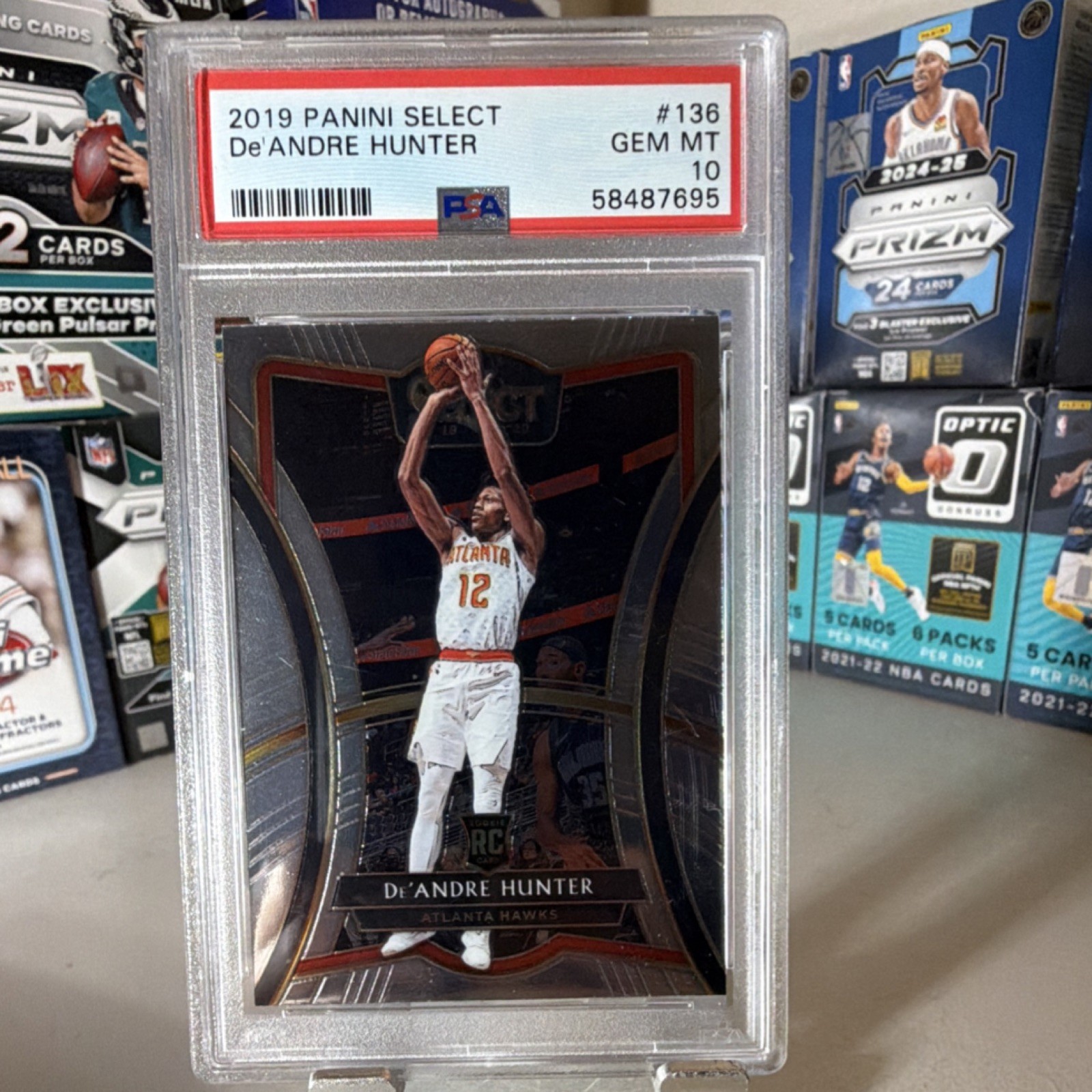 2019-20 Panini Select Premier Level Rookie De'Andre Hunter #136 PSA 10 Hawks