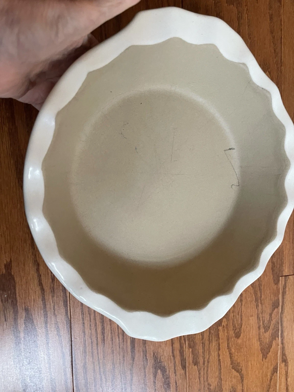 PAMPERED CHEF Family Heritage Stoneware Deep Dish Pie Plate ~10x11x2.5” Cream