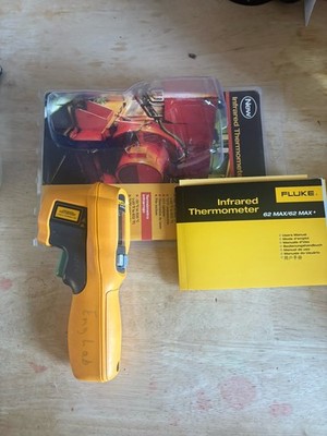 Fluke 4130474 62 MAX Mini Infrared Thermometer  (135032-5 R B61) User Manual