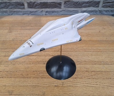 Star Trek Voyager Dauntless Alliance Resin Models 1:677 gebaut bemalt 