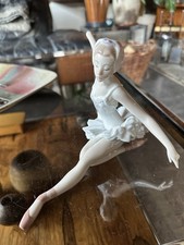 Vintage Lladro Ballerina Model 5920 - Retired -  In VGC But Missing Pinkie