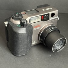 Olympus Camedia C-3000 ZOOM 3.3 MP 3x Optical Zoom w/2 Memory Card Case TESTED