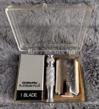 Vintage Gillette Platinum Plus Travel Set Razor & Blade