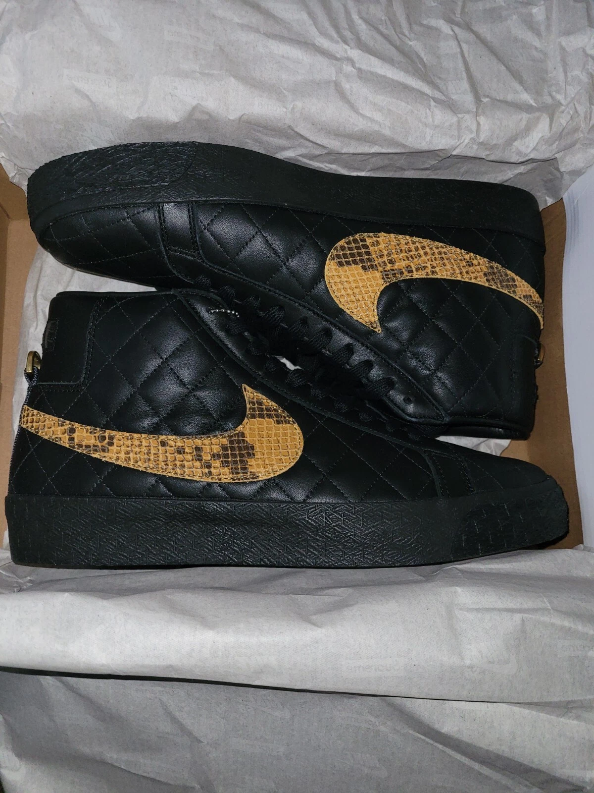 Taille 9,5   Nike Zoom Blazer Mid QS SB x Supreme peau de serpent noire 2022