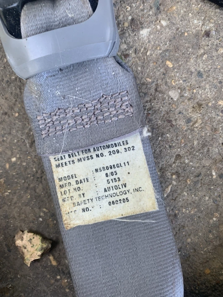 2004 2005 2006 2007 2008 Acura TL Front LEFT DRIVER Side Seat Belt GRAY OEM - Image 4 of 4