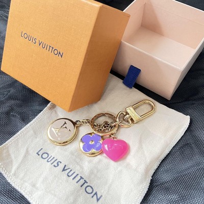 LOUIS VUITTON Key Holder Bag Charm LV Enamored Heart Gold M00819
