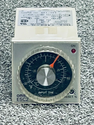 Omron E5C2-R40G-16 Temperature Controller