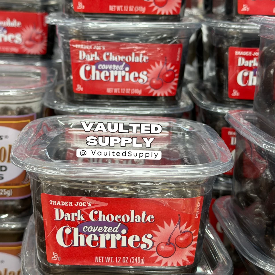 Paquete de 4 cerezas cubiertas de chocolate negro Trader Joe’s de 12 oz cada una Foto 3 de 4