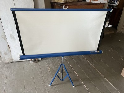 Da-Lite Vintage Projection Projector 40''x40'' Silver Flyer Screen with Tripod