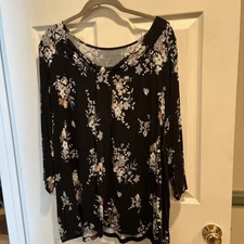 Catherine’s Blouse / 3X/ Floral / Black / Rayon And Spandex/ Pleat In Front