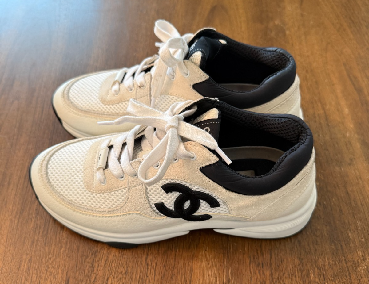 Authentic CHANEL G38299 CC Logo Trainers Mesh Suede Grained 