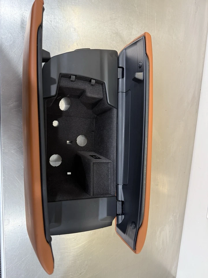 Reposabrazos central BMW M5 F90 18-23 marrón aragón Foto 4 de 4