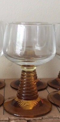 Set of 2 Schott Zwiesel (Amber) Kinzig Ribbed Stem Wine Crystal Glasses 4'' Tall