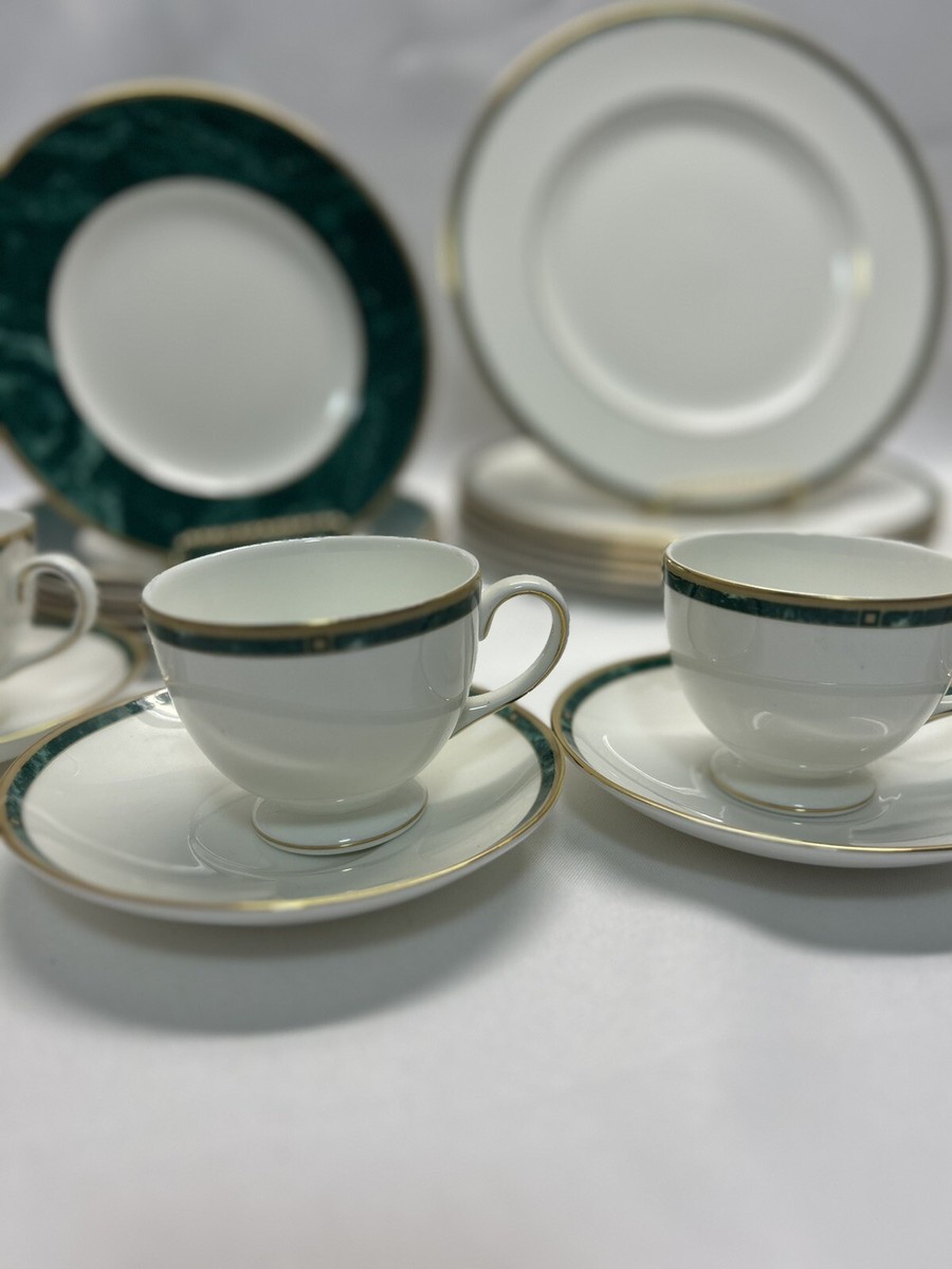 Wedgwood Chorale bone china 30 piece set - Six place settings Of 5 
