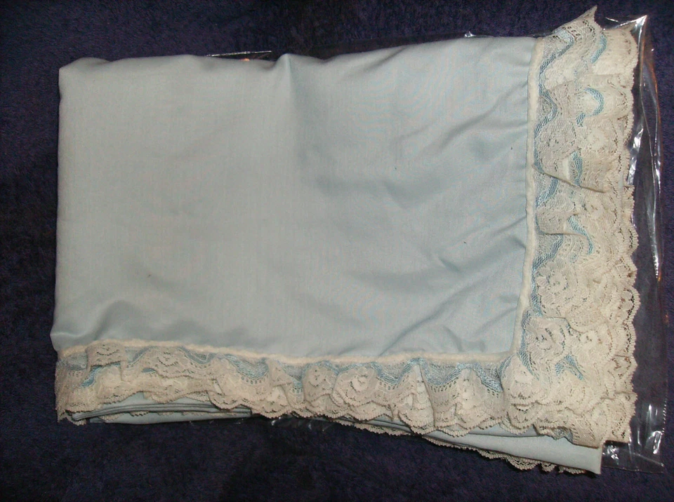 BLUE 52 X 70 TABLECLOTH NO IRON FABRIC Table Cloth MACH WASH & DRY MADE IN USA!  - Image 4 of 4