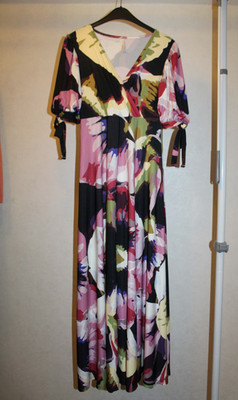 Maxikleid mit tollem Blumendruck Gr. 36/38