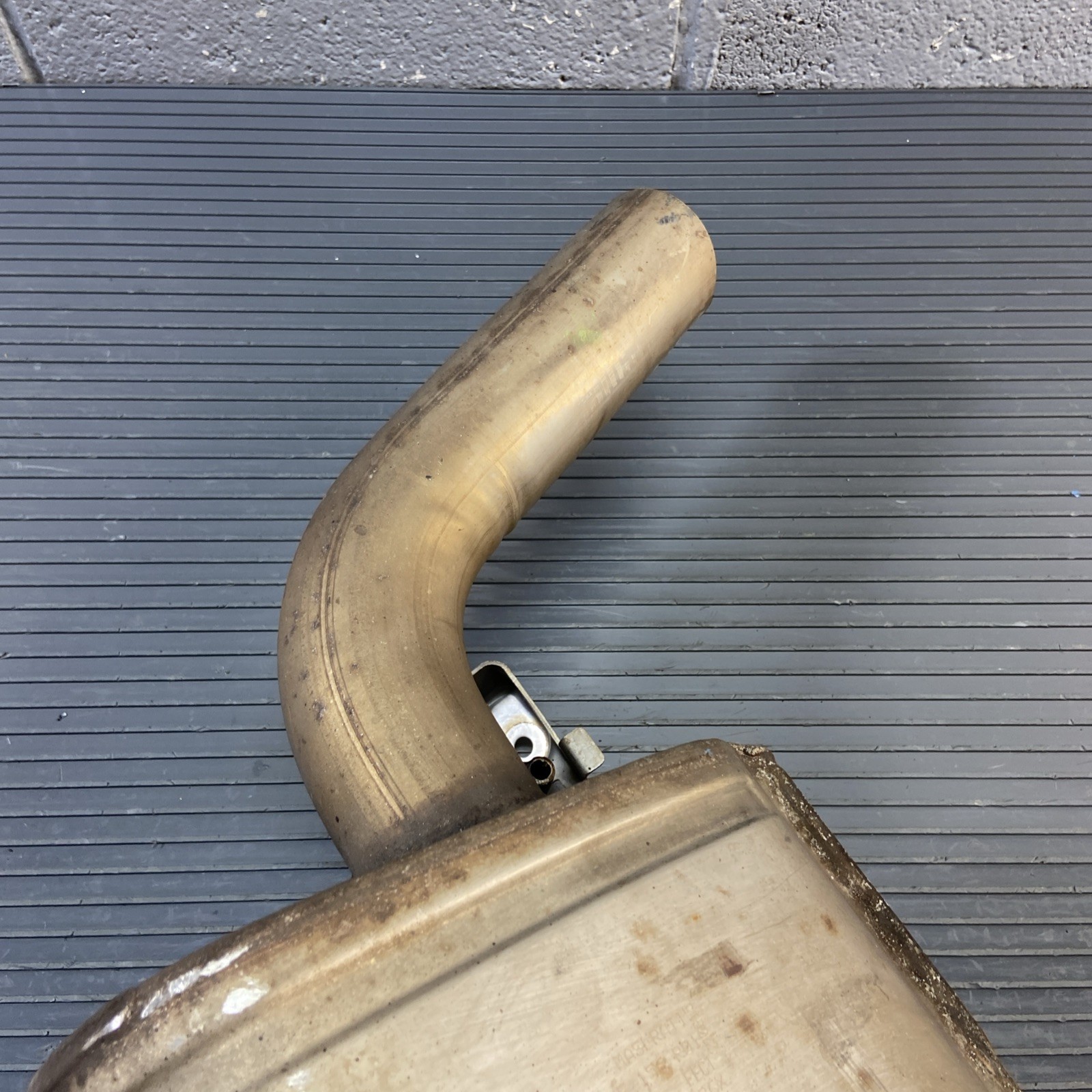2014-2024 Maserati Ghibli M157 Rear Right Exhaust Muffler Resonator W/ Tips OEM