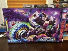 Transformers Legacy Titan Class Cybertron Universe Metroplex