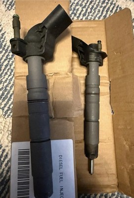 TWO Bosch Diesel Fuel Injectors 0445116025   Genuine OEM New