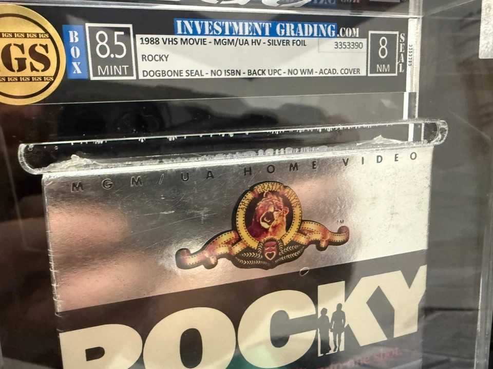 Rocky VHS 1988 MGM Silver Foil - New, Sealed - Dogbone Seal - IGS 8.5 8 - Immagine 3 di 4