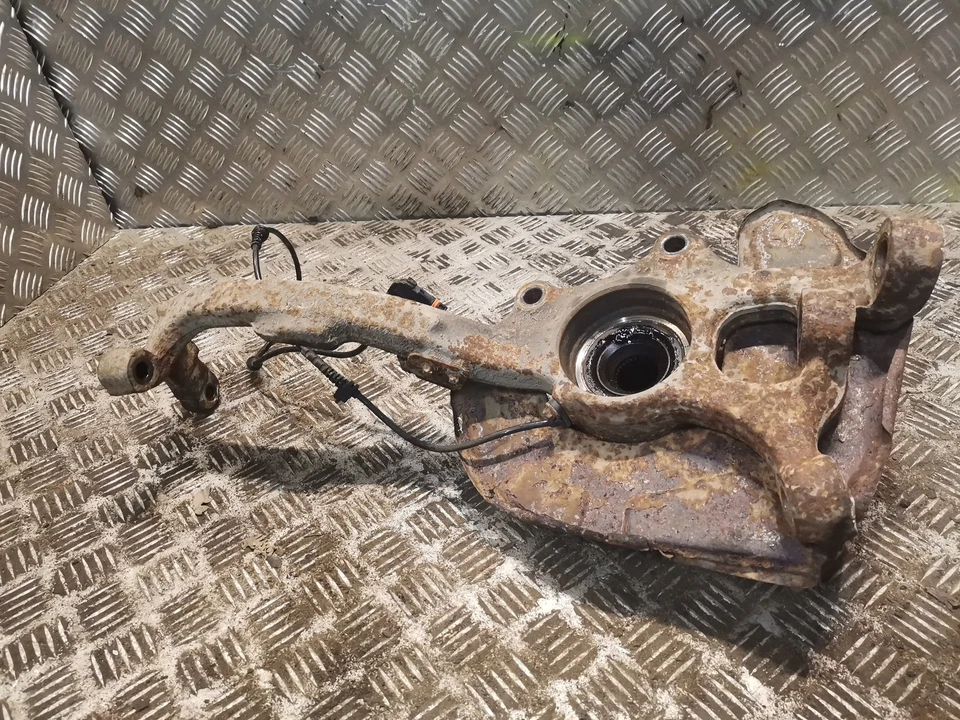 Buje rueda delantera derecha MERCEDES-BENZ CL S 500 4-Matic W221 2213324001 Foto 4 de 4