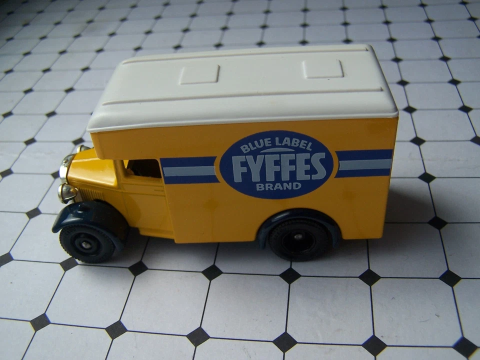 LLEDO, DENNIS VAN, FYFFES BANANAS, , BLUE LABEL BRAND, DIE CAST MODEL, VINTAGE - Image 3 of 4