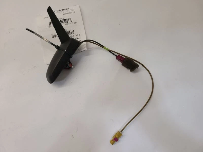 Chevrolet Malibu 2011-2015 antena montada en el techo Foto 2 de 4