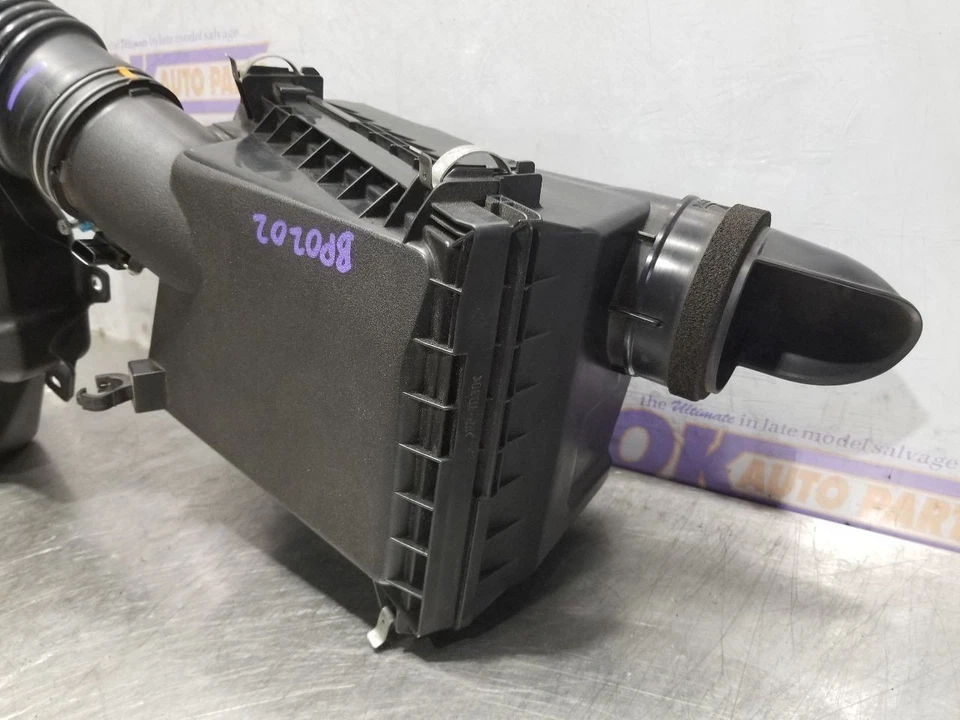 14 2014 TOYOTA 4RUNNER LIMITED 4.0L ENGINE AIR CLEANER INTAKE - Image 4 of 4