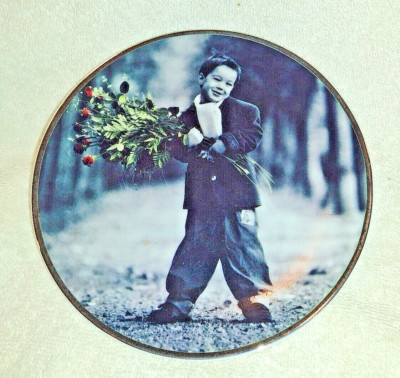 Kim Anderson Vintage 1996 ''I Know How to Win A Heart'' Plate. Pretty as a Picture