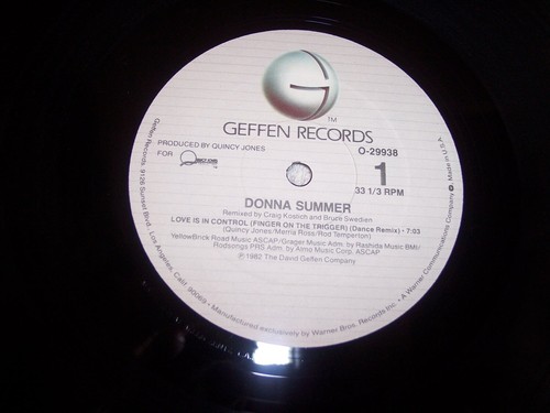 SINGLE--DONNA SUMMER--LOVE IS IN CONTROL **NM VINYL** #1354 - Picture 5 of 7