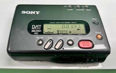 Sony TCD D7 Dat Walkman Excellent Cosmetic Condition Tested /Works