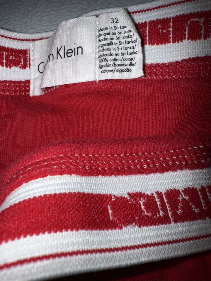 Calvin Klein Hombre Calzoncillo Rojo Talla 32 tiro bajo U1183 DE COLECCIÓN Foto 2 de 2