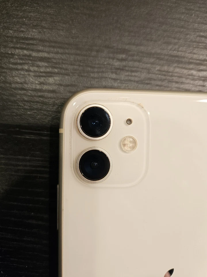 Apple iPhone 11 64GB, white, EE, 73% BH, good condition, faulty speaker. - Image 3 of 4