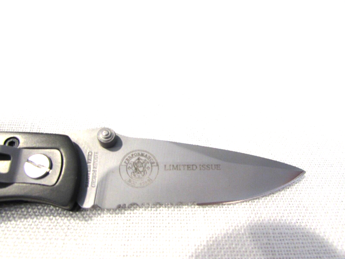 Smith & Wesson 150th Anniversary Golden Issue Lock Back Smith & Wesson 150th Anniversary Golden Issue Lock Back