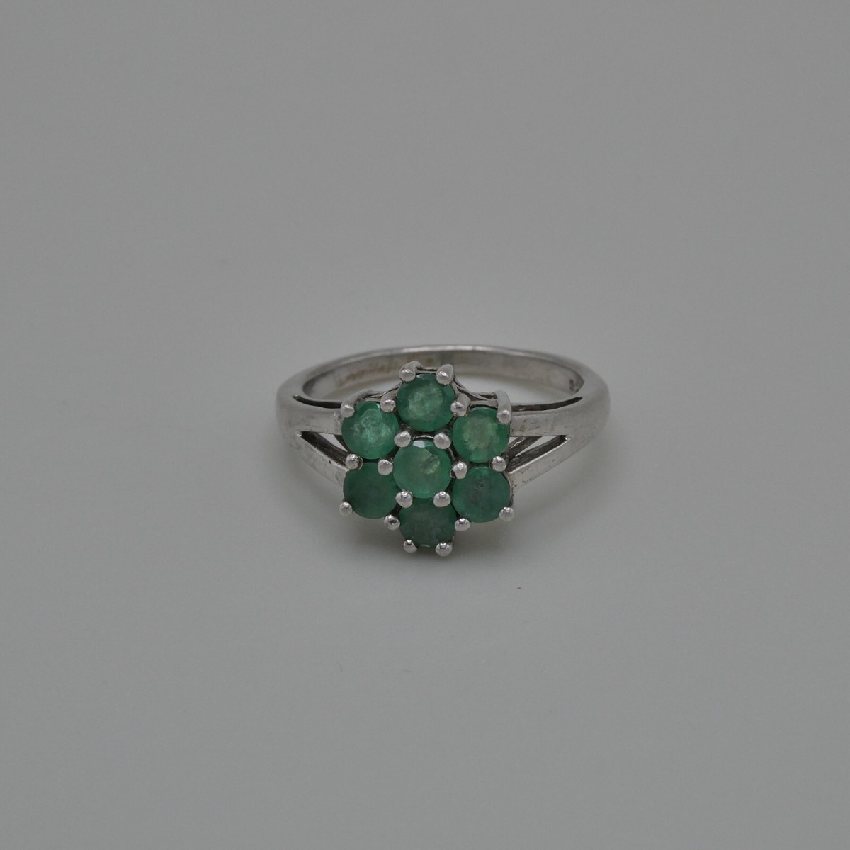 Natural Emerald Flower Ring 925 Sterling Silver Prong-Set 