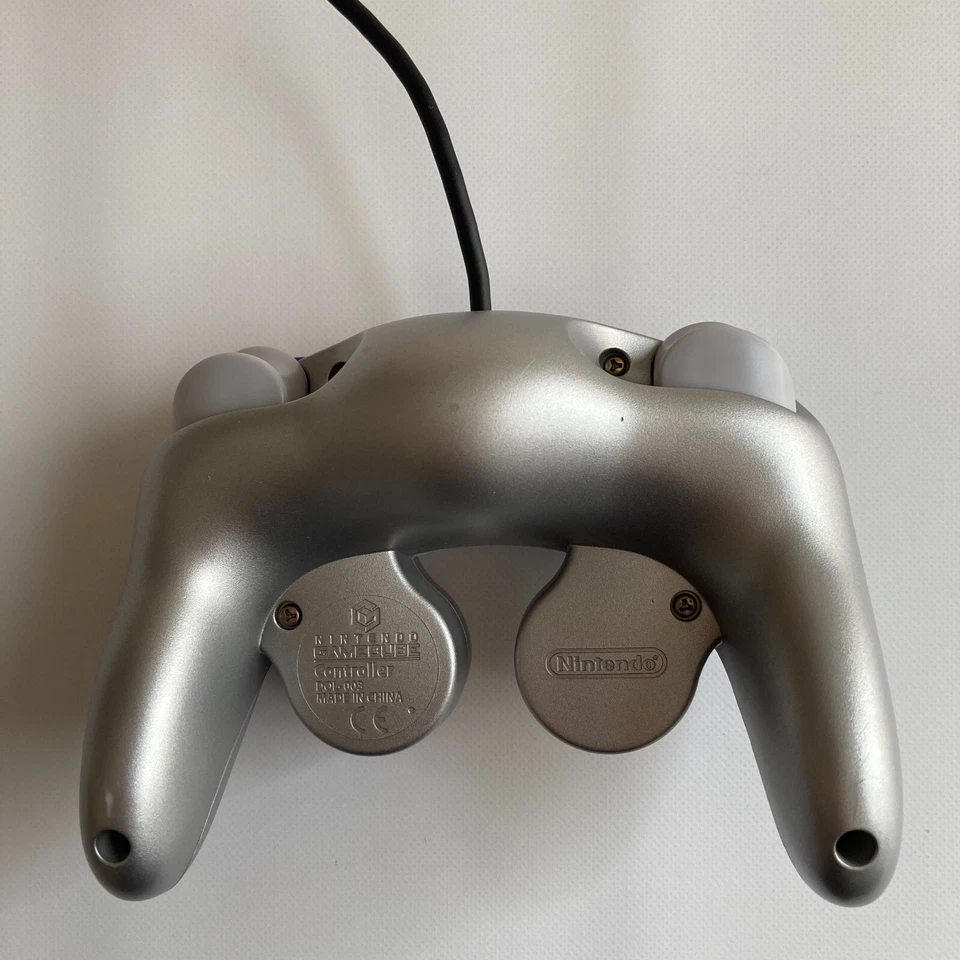 GameCube Controller | Original | Platinum, Silver, Gray | Super Smash Bros. - Image 3 of 4