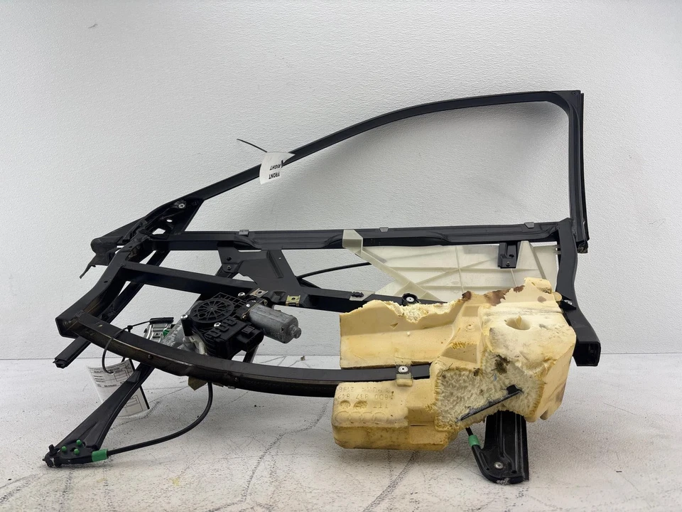 Marco de puerta delantera derecha y regulador de ventana OEM Audi S4 2000-2002 Foto 3 de 4