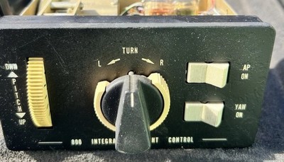 Aircraft Autopilot Control Head   Pitch / Roll / Yaw   Simulator Use Only