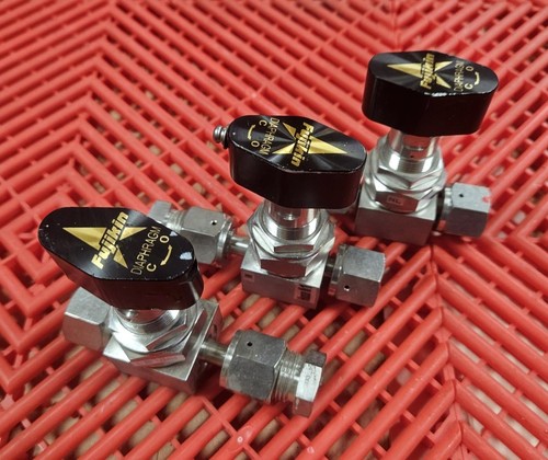 (3) Fujikin High Purity 1/4 Turn Manual Valves 316SS 1/4" UJR Fittings