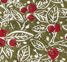 Threshold 100 Cotton Holiday Mistletoe Quilt Full/Queen Size 88" x 92"